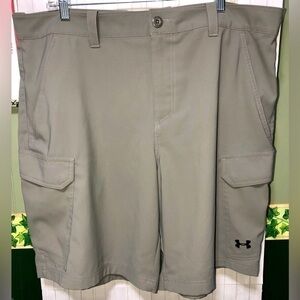 ♦️Under Armour Gray Loose Heatgear Golf Shorts